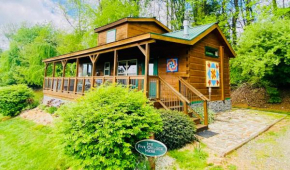 It's Five O'Clock Here - Cozy Waterfront Cabin with a HOT TUB on the Blue Ridge Parkway! Pet Friendly